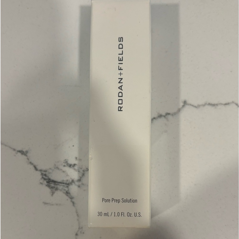 R+F pore perfecting serum.  Brand new, still original seal. Bundle w/Macro Exfol